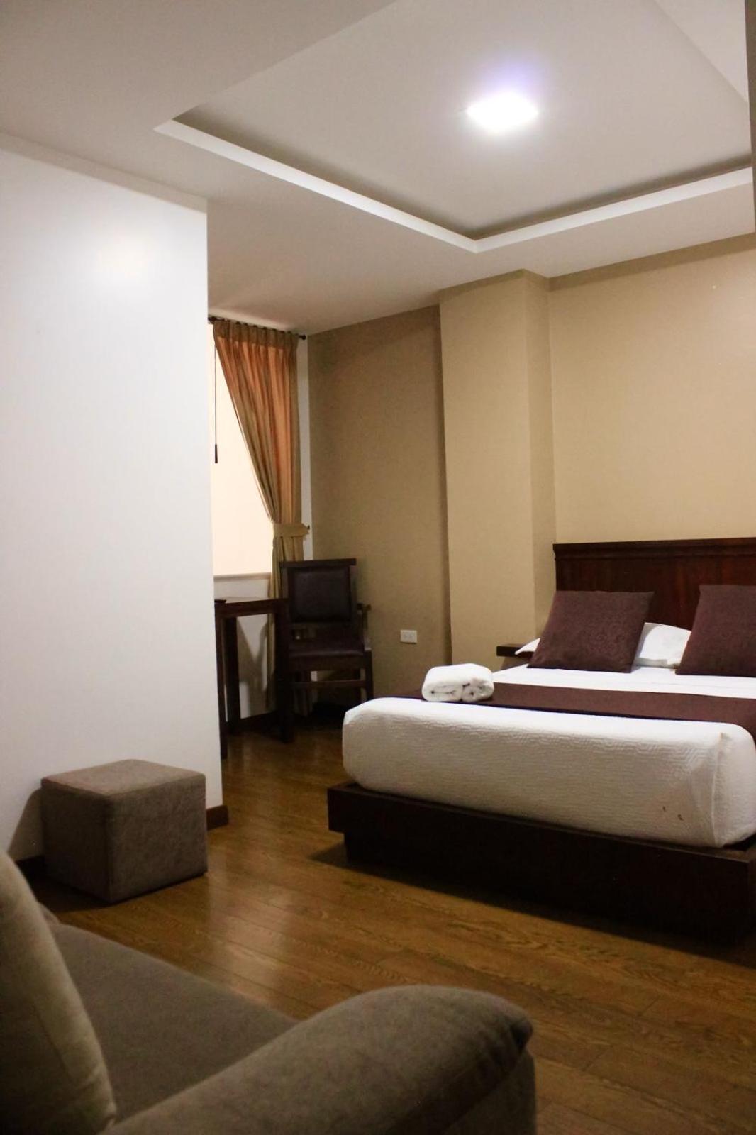 לוחה Hostal Camil מראה חיצוני תמונה
