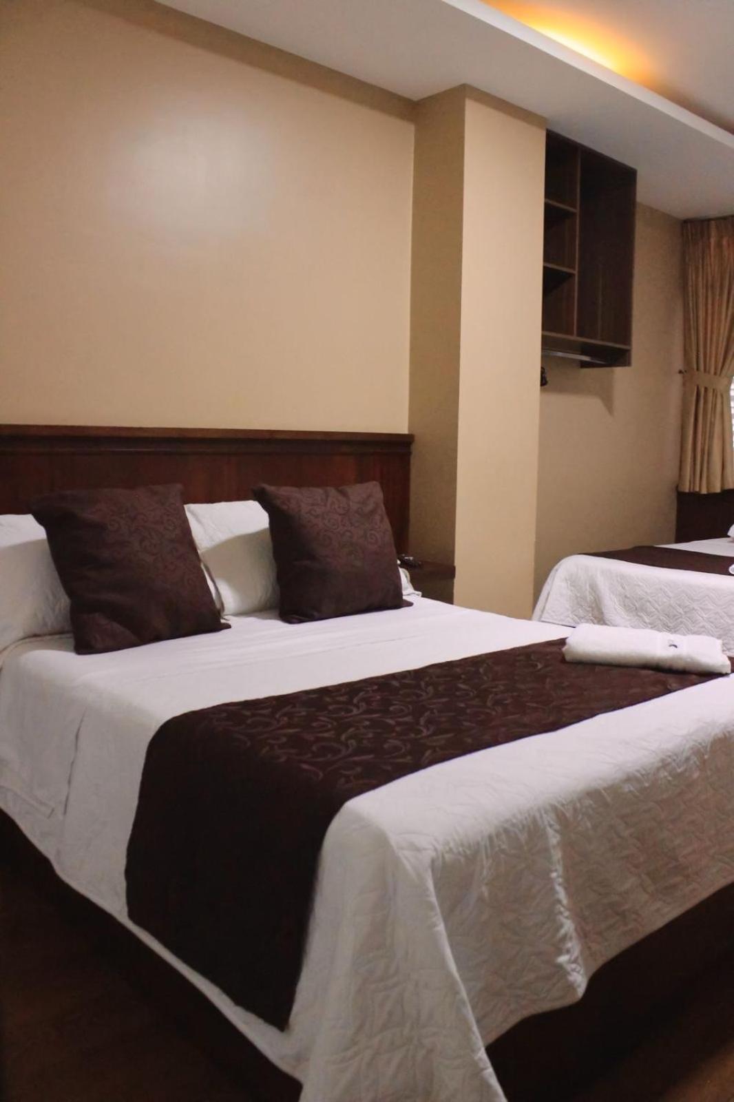 לוחה Hostal Camil מראה חיצוני תמונה